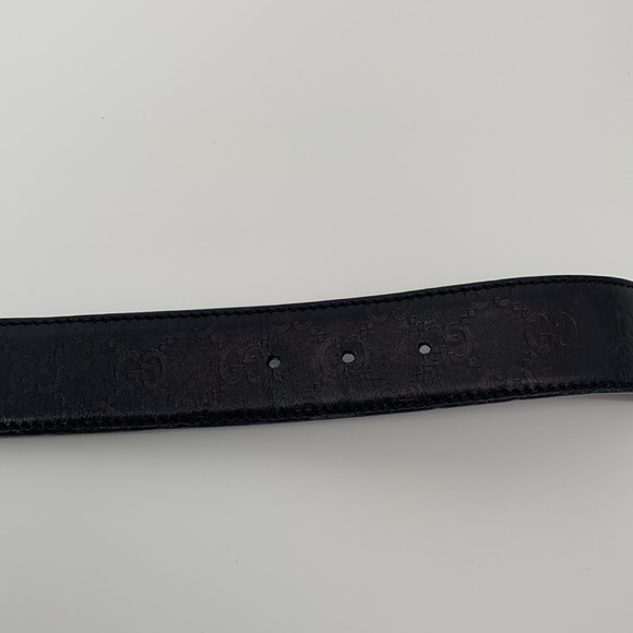 Gucci Authentic Black and Gold belt 💯 Authentic - Picture 6 of 12